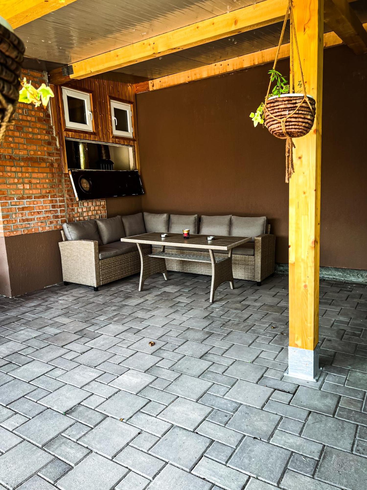 Pensiune Carpati Hunedoara Exterior photo